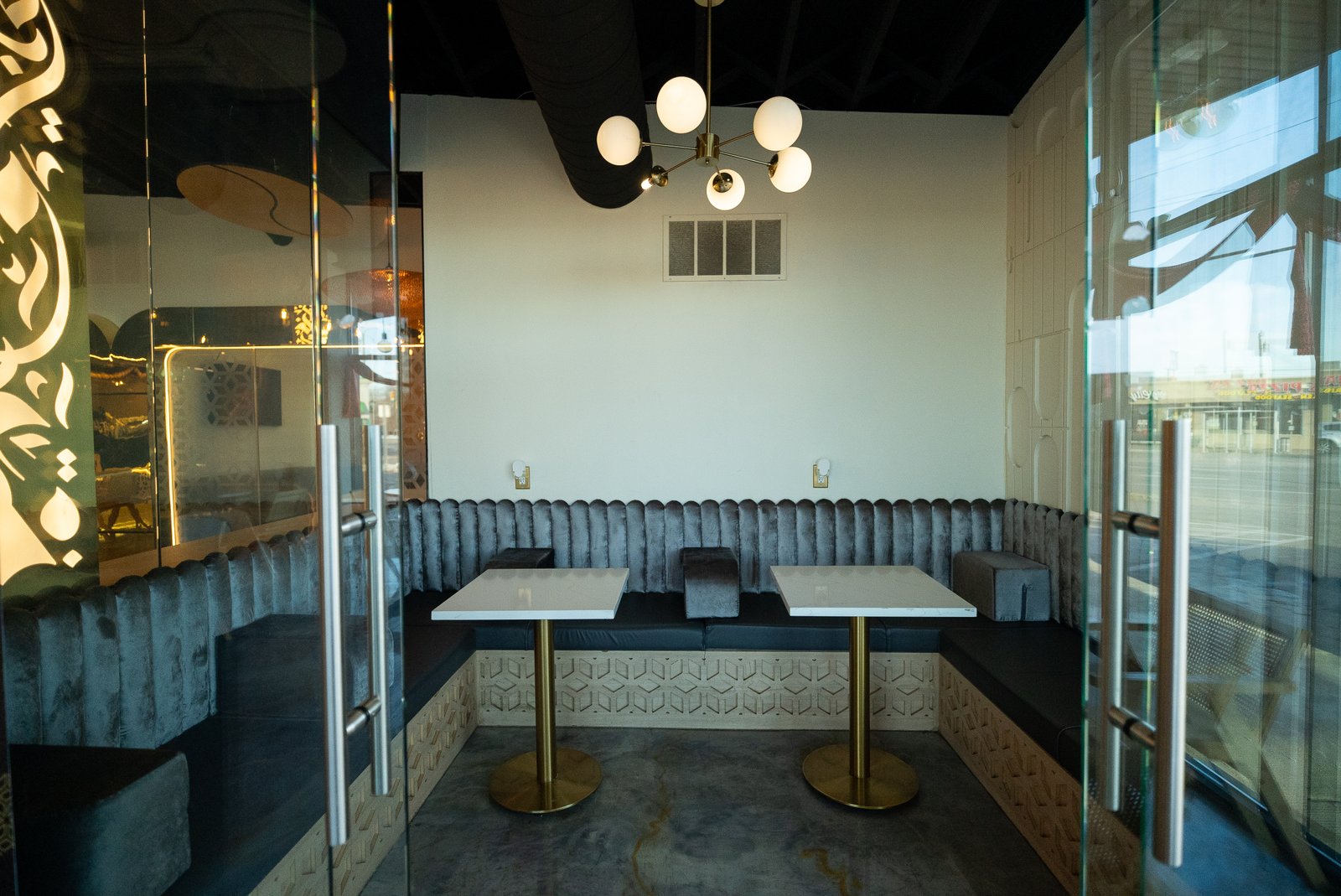 Bin Castle Glass Booth